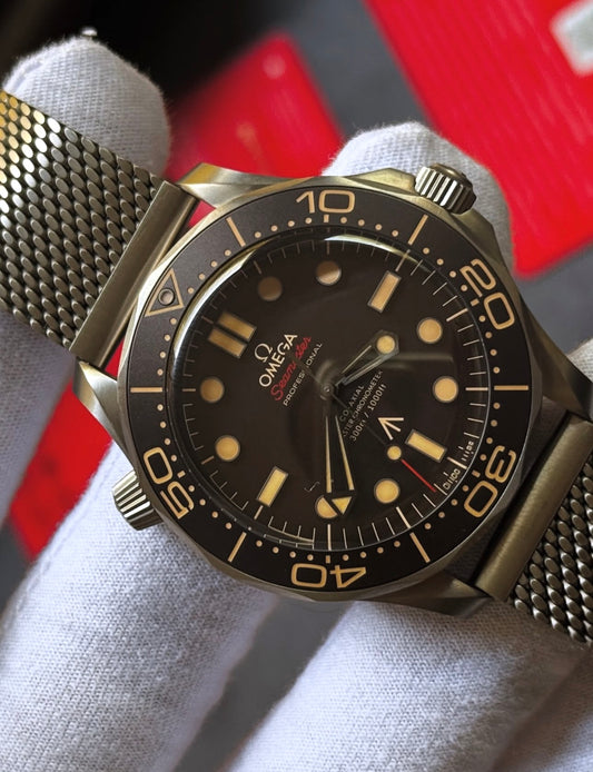 OMEGA SEAMASTER DIVER 300M JAMES BOND