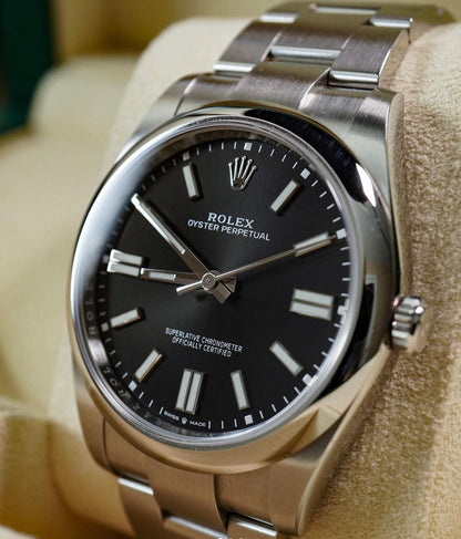 ROLEX OYSTER PERPETUAL BLACK DIAL