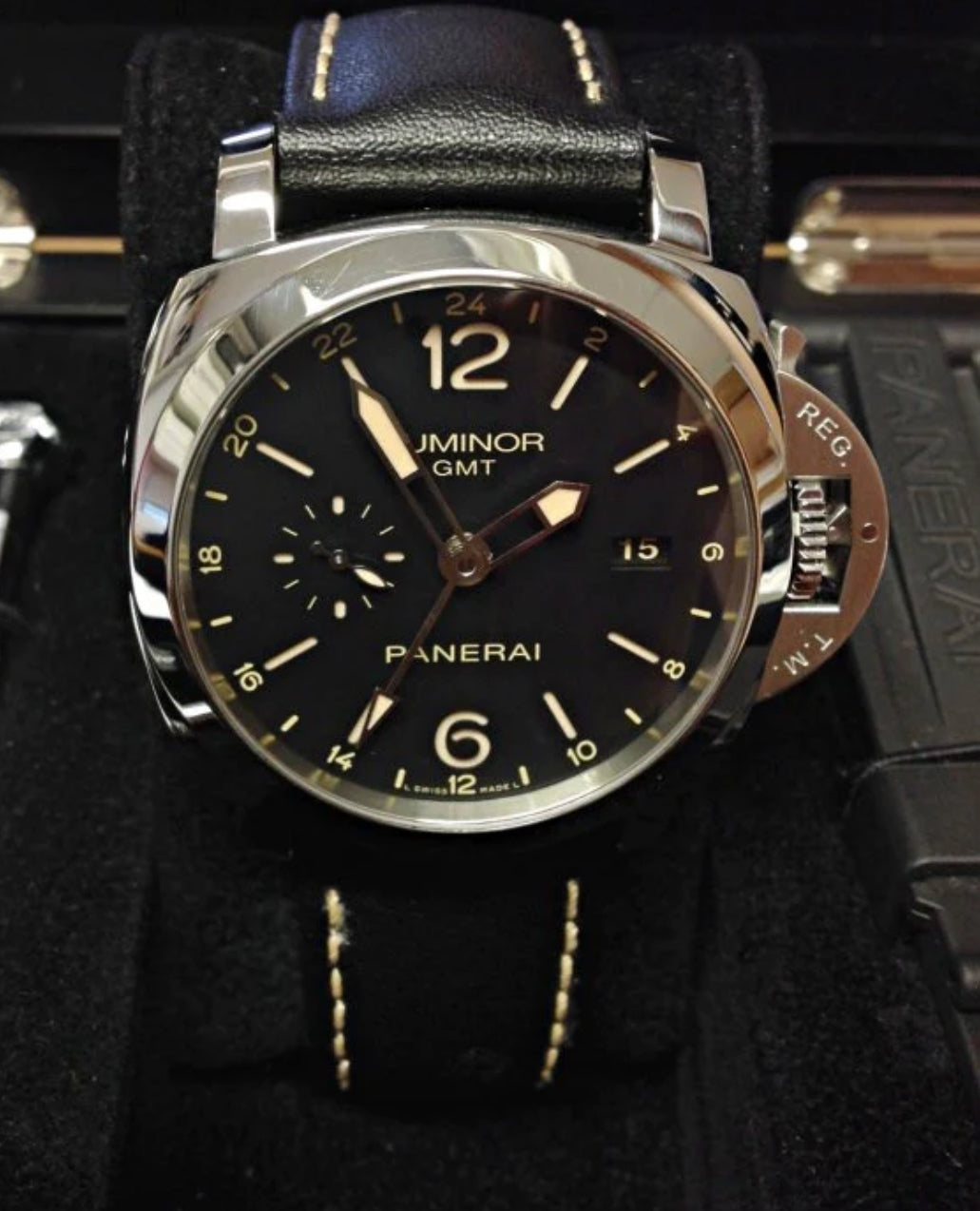 PANERAI LUMINOR GMT BLACK