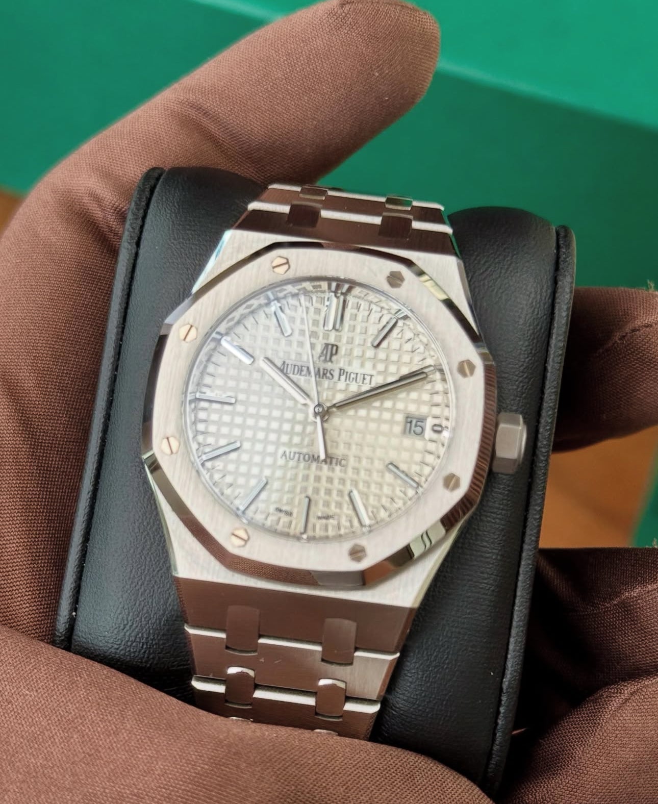 AUDEMARS PIGUET ROYAL OAK JUMBO WHITE