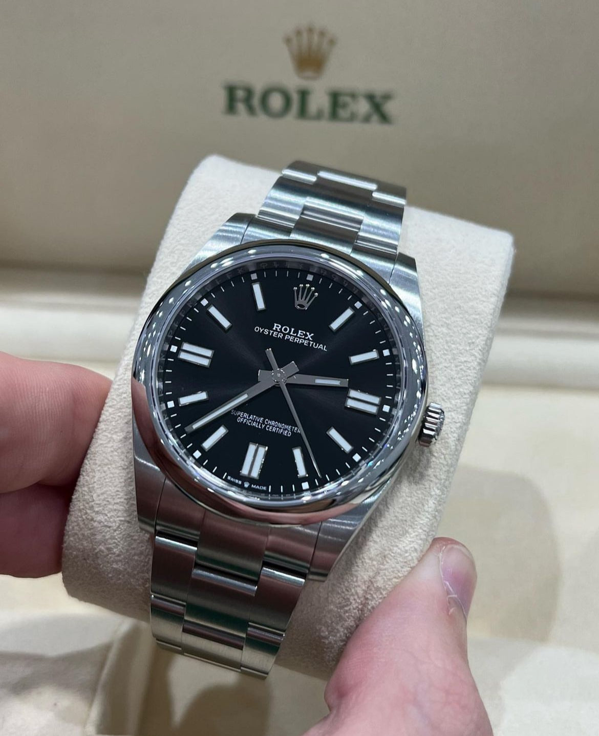 ROLEX OYSTER PERPETUAL BLACK DIAL