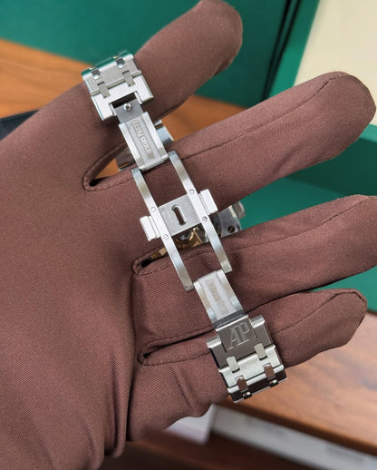 AUDEMARS PIGUET ROYAL OAK JUMBO WHITE