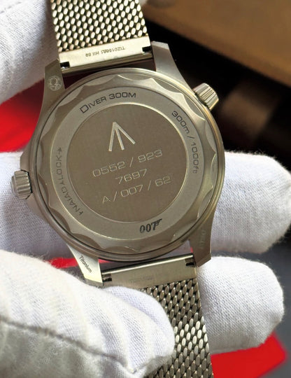 OMEGA SEAMASTER DIVER 300M JAMES BOND 007