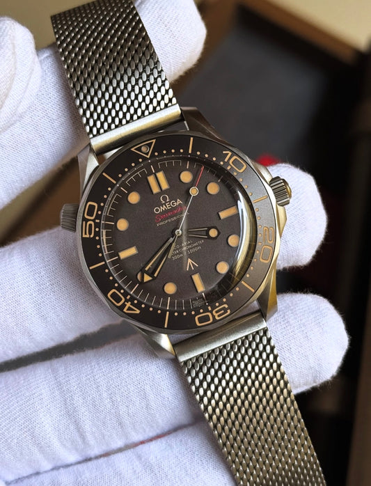 OMEGA SEAMASTER DIVER 300M JAMES BOND