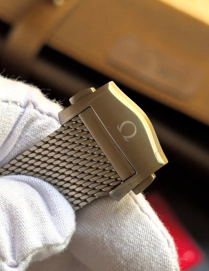 OMEGA SEAMASTER DIVER 300M JAMES BOND